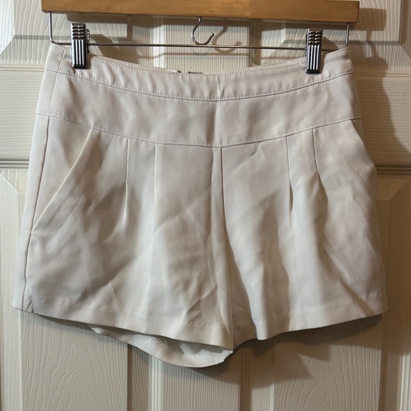 Trina Turk Pants - Trina Turk High Waist Cream Shorts